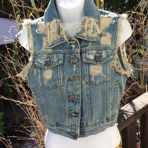 🌼millau Denim Vest Distressed & trashed Sz XS 👀